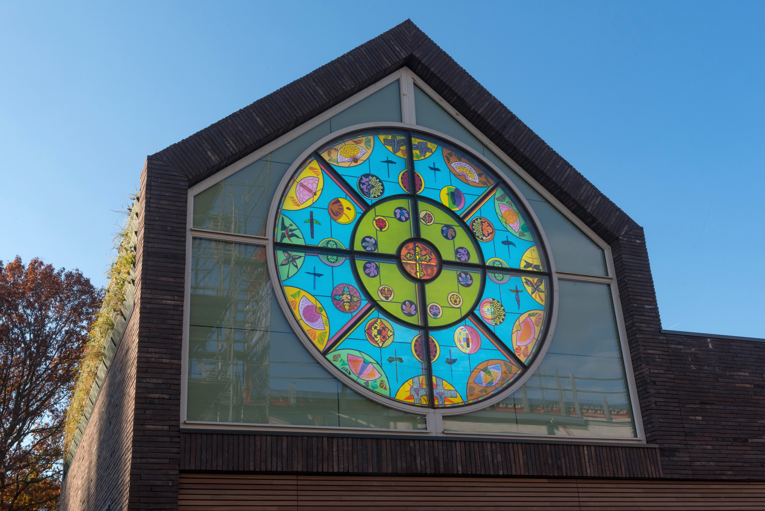 Unique stained glass window designed for the BioMakery at the Koningshoeven Abbey